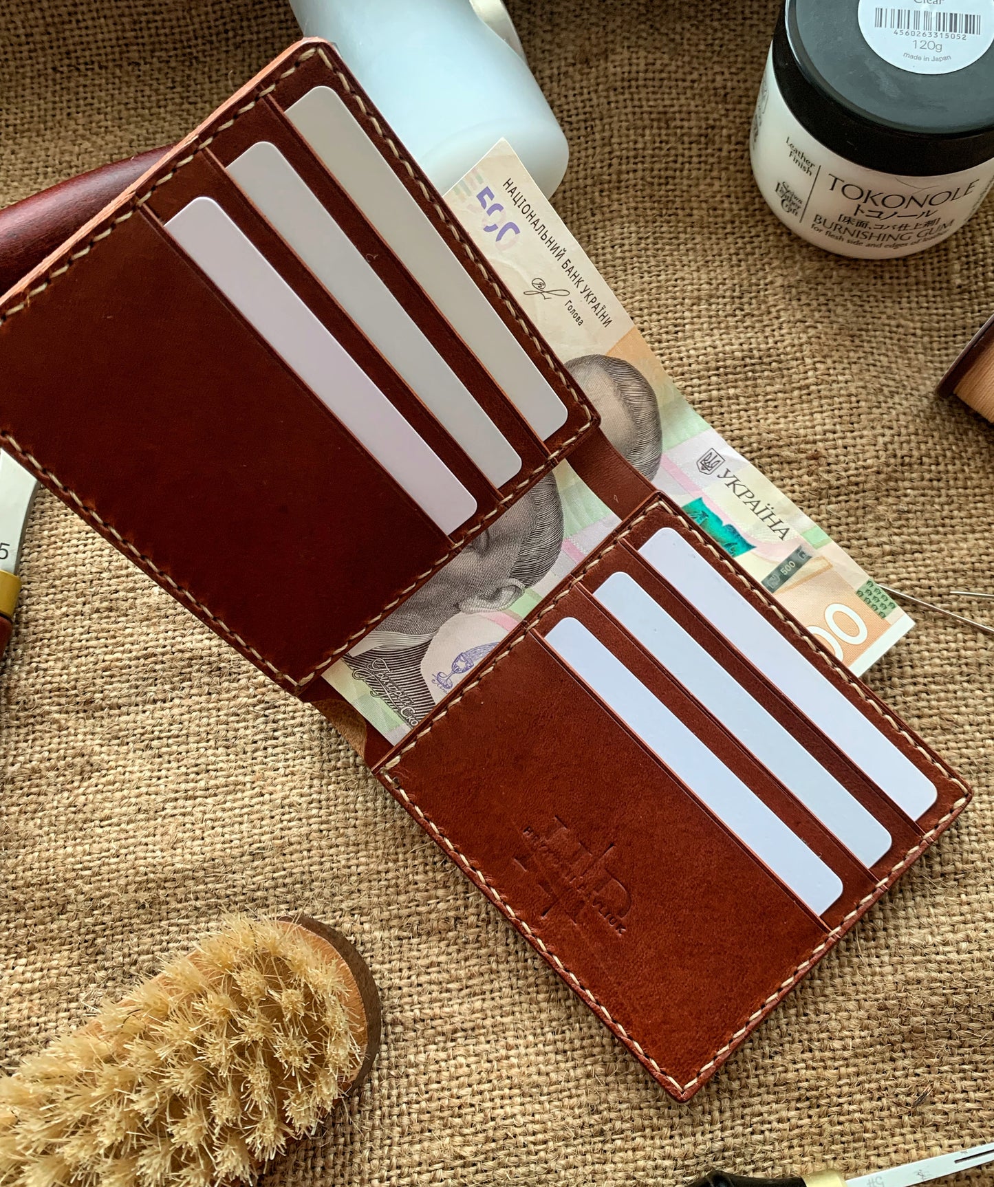 Bifold leather wallet made of Buttero vegetable tanned leather